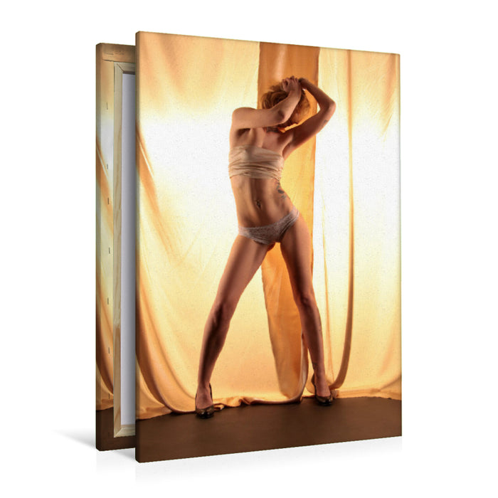 Premium Textil-Leinwand Premium Textil-Leinwand 80 cm x 120 cm  hoch Eine Frau wie Gold