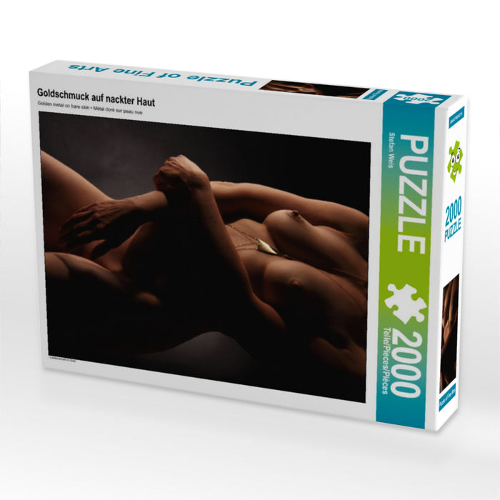 Goldschmuck auf nackter Haut 2000 Teile Puzzle hoch - CALVENDO Foto-Puzzle'