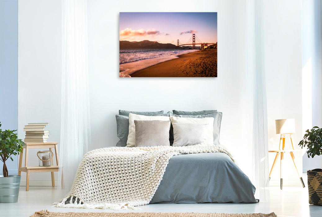 Premium Textil-Leinwand Premium Textil-Leinwand 120 cm x 80 cm quer San Francisco - Sonnenuntergang an der Golden Gate Bridge