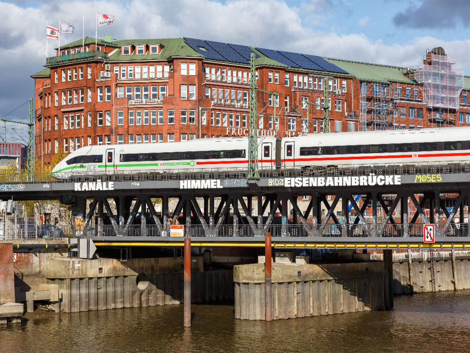 ICE 4 der DB in Hamburg - CALVENDO Foto-Puzzle'
