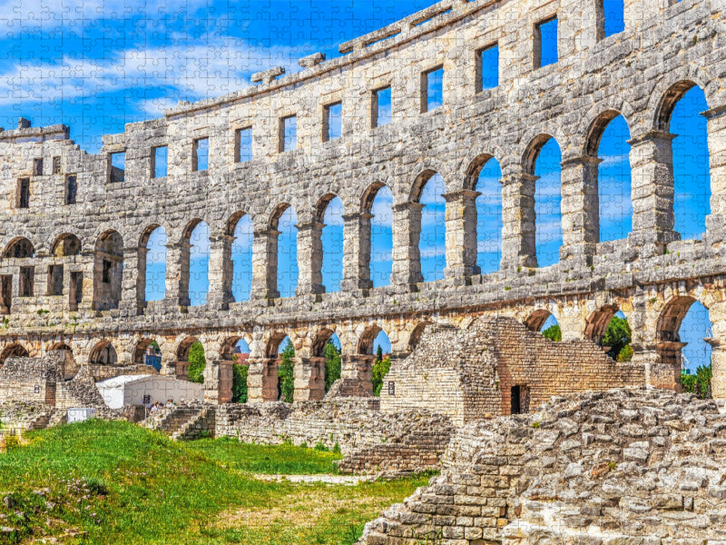 Die Arena von Pula in Kroatien ist ein römisches Amphitheater und das sechstgrößte seiner Art der Antike - CALVENDO Foto-Puzzle'