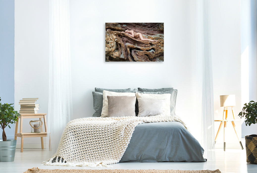 Premium Textil-Leinwand Premium Textil-Leinwand 90 cm x 60 cm quer Ein Motiv aus dem Kalender Aktfotografie auf Felsen