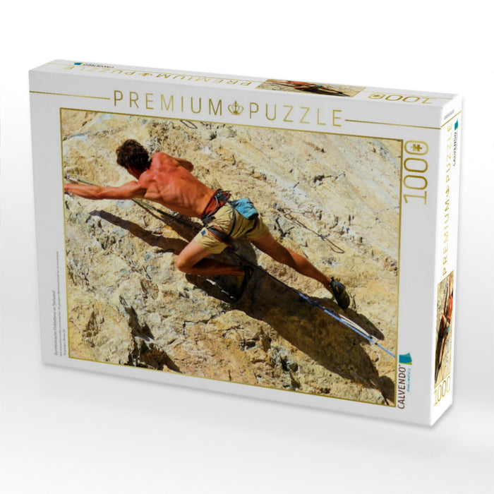Durchtrainierter Freikletterer an Steilwand - CALVENDO Foto-Puzzle'