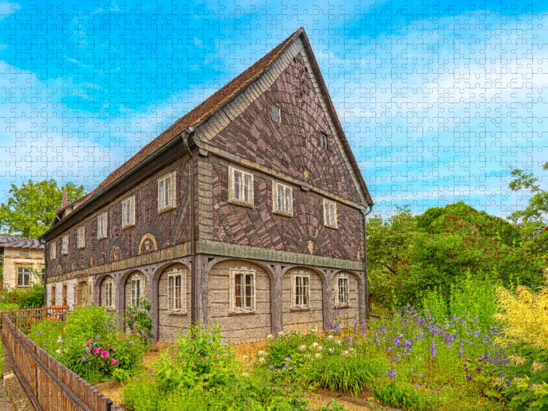 Umgebindehaus in Großschönau (1352 gegründet), unweit des Dreiländerecks Deutschland /­ Polen /­ Tschechien. - CALVENDO Foto-Puzzle'
