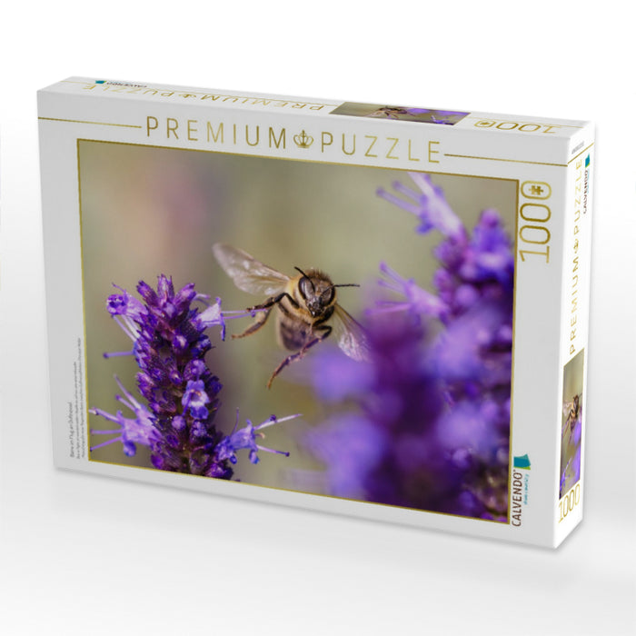 Biene im Flug an Duftnessel - CALVENDO Foto-Puzzle'
