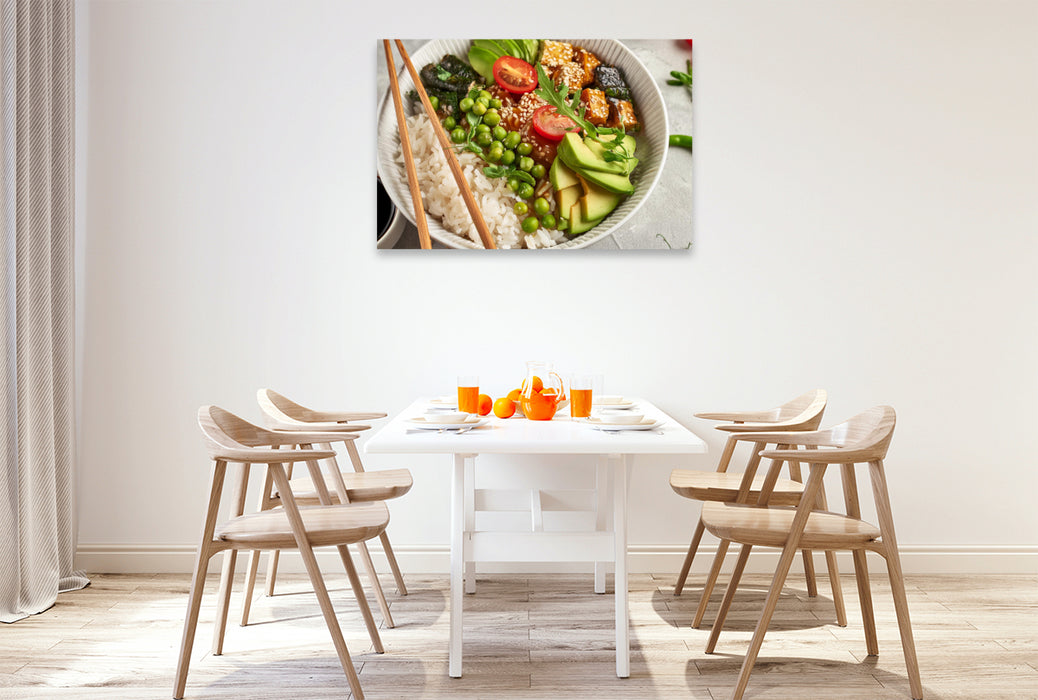 Premium Textil-Leinwand Vegane Bowl mit Erbsen, Poke Reis, Tomaten, Algen und Avocado, Tofu, Basilikum, Toppings und Dressing