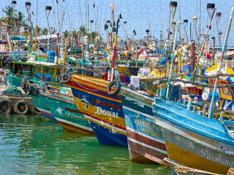 Hafenleben: Fischerboote im Morgenlicht - CALVENDO Foto-Puzzle'