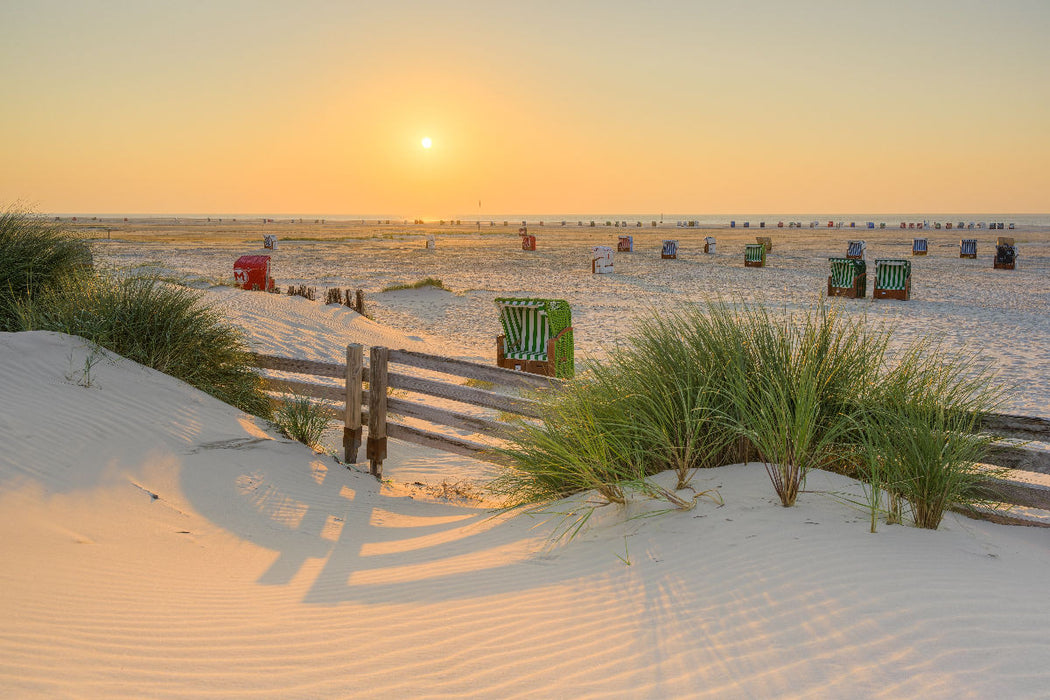 Premium Textil-Leinwand Abends am Strand bei Norddorf auf Amrum