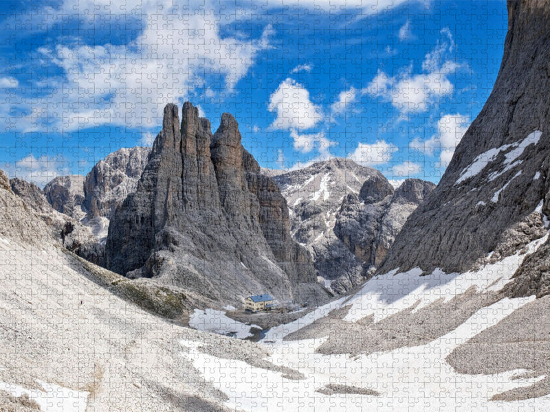 Blick auf die Vajolet-Türme (2790 - 2821 m), eine bizarre Felsformation im Zentrum der Rosengartengruppe. - CALVENDO Foto-Puzzle'