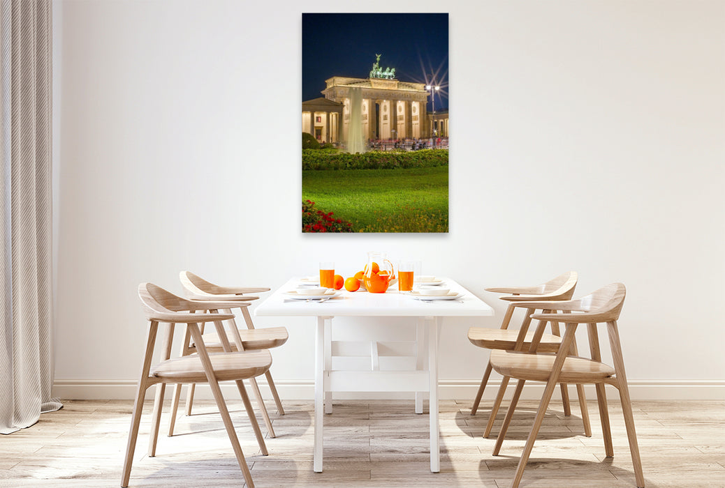 Premium Textil-Leinwand Berlin - Brandenburger Tor bei Nacht