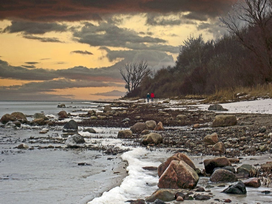 Strandwanderung durch das Eis und den Schnee an der Wismarer Bucht - CALVENDO Foto-Puzzle'