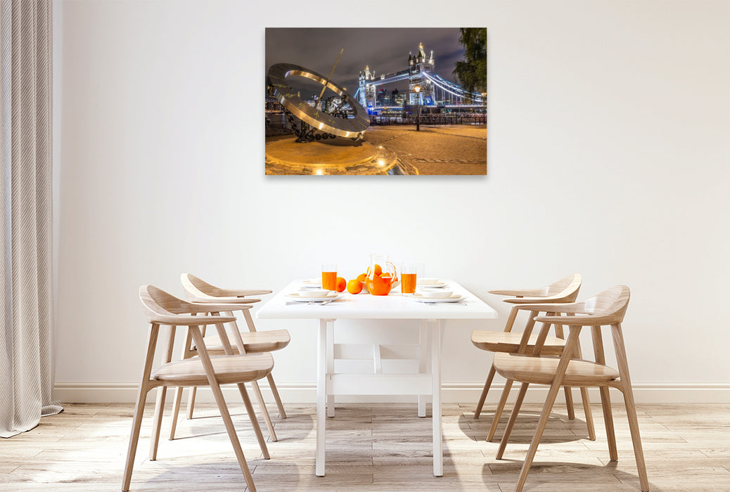 Premium Textil-Leinwand LONDON Tower Bridge im Lichterglanz