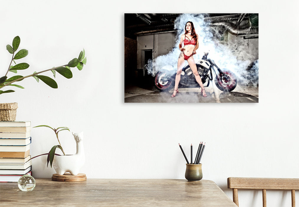 Premium Textil-Leinwand VRSCB V-ROD Bj. 2004 mit Martina J