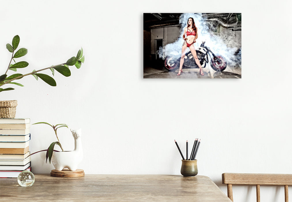 Premium Textil-Leinwand VRSCB V-ROD Bj. 2004 mit Martina J