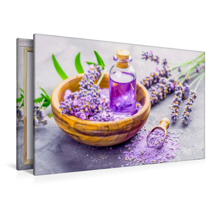 Premium Textil-Leinwand Lavendelöl in Holzschale mit Blüten