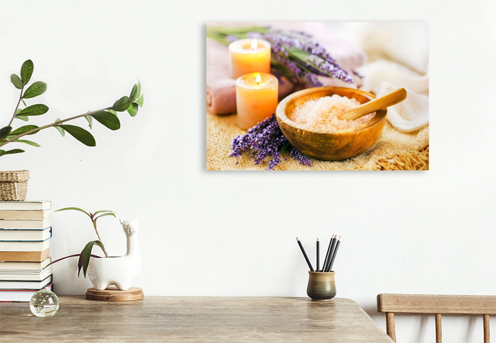 Premium Textil-Leinwand Lavendelsalz in Holzschale mit Kerzenlicht