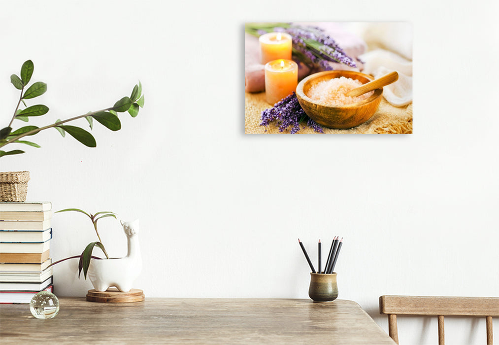 Premium Textil-Leinwand Lavendelsalz in Holzschale mit Kerzenlicht