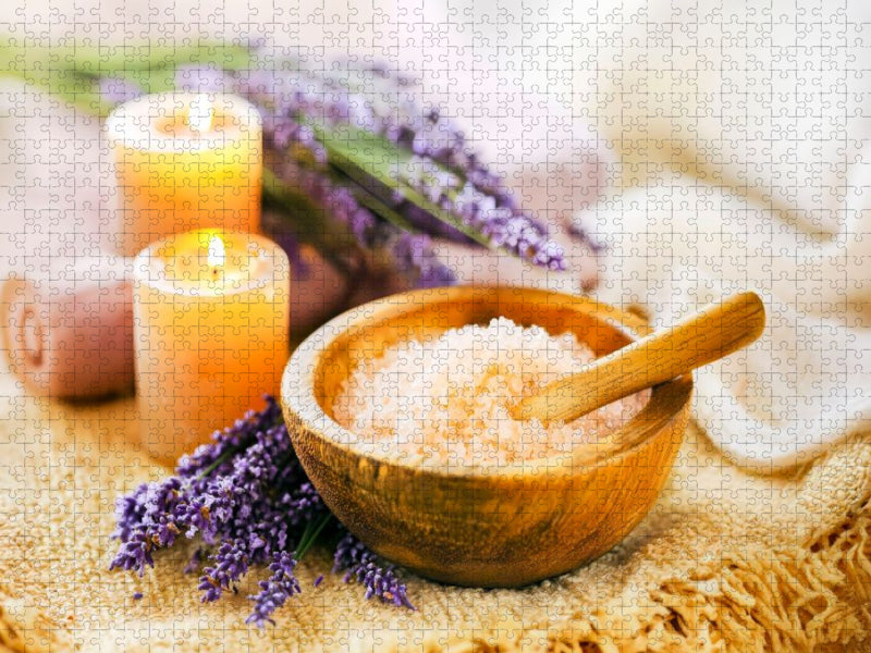 Lavendelsalz in Holzschale mit Kerzenlicht - CALVENDO Foto-Puzzle'
