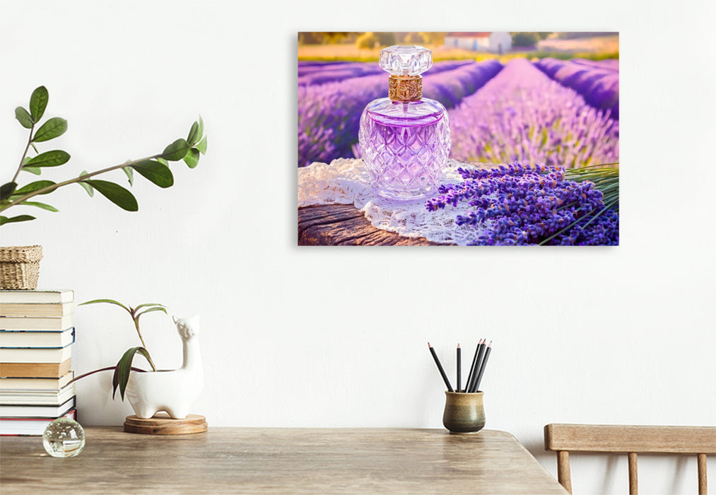 Premium Textil-Leinwand Lavendelparfum vor Blütenfeld im Sonnenlicht