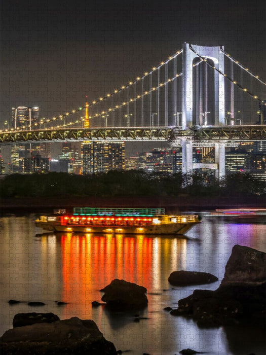 Markante Rainbow Bridge mit Tokio Skyline am Abend - CALVENDO Foto-Puzzle'
