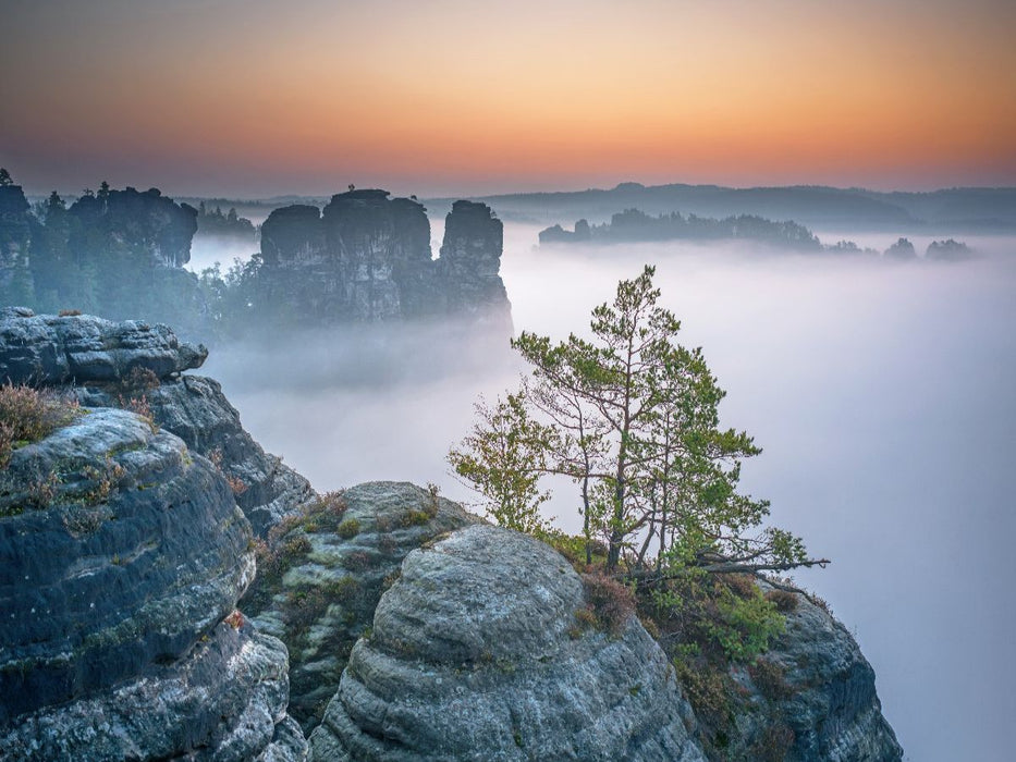 Sächsische Schweiz - Nebel über dem Wehlgrund bei Rathen - CALVENDO Foto-Puzzle'