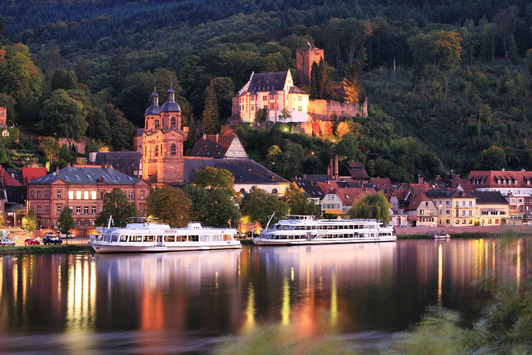 Premium Textil-Leinwand Blick über den Main auf Miltenberg mit der Mildenburg