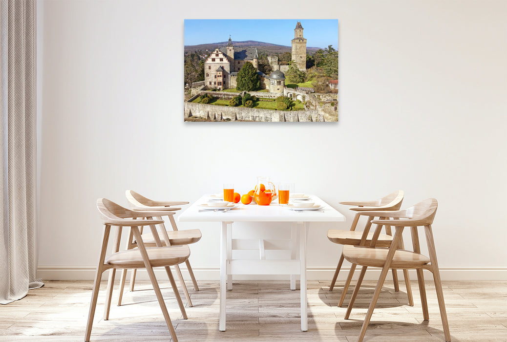 Premium Textil-Leinwand Die Burg Kronberg besticht durch ihren ausgezeichneten Zustand und den monolithischen Bergfried