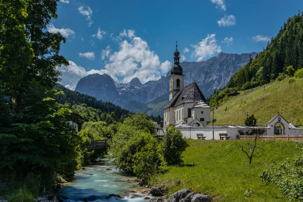 Premium Textil-Leinwand Pfarrkirche St. Sebastian in Ramsau