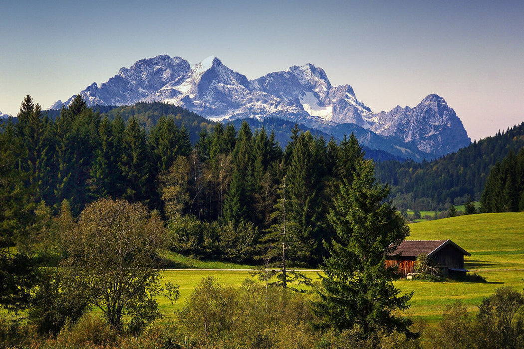 Premium Textil-Leinwand Blick auf die Alpspitze und Zugspitze.