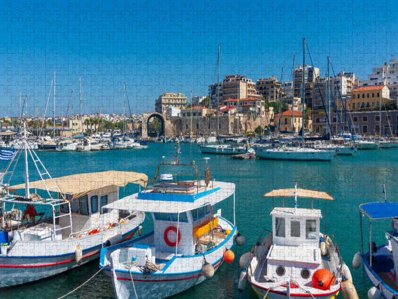 Blick auf das moderne Heraklion gerahmt von den Resten der alten Stadtmauer - CALVENDO Foto-Puzzle'