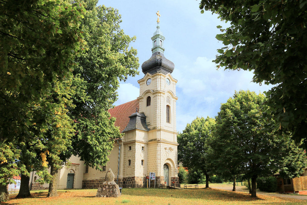 Premium Textil-Leinwand Dorfkirche Meseberg, Brandenburg