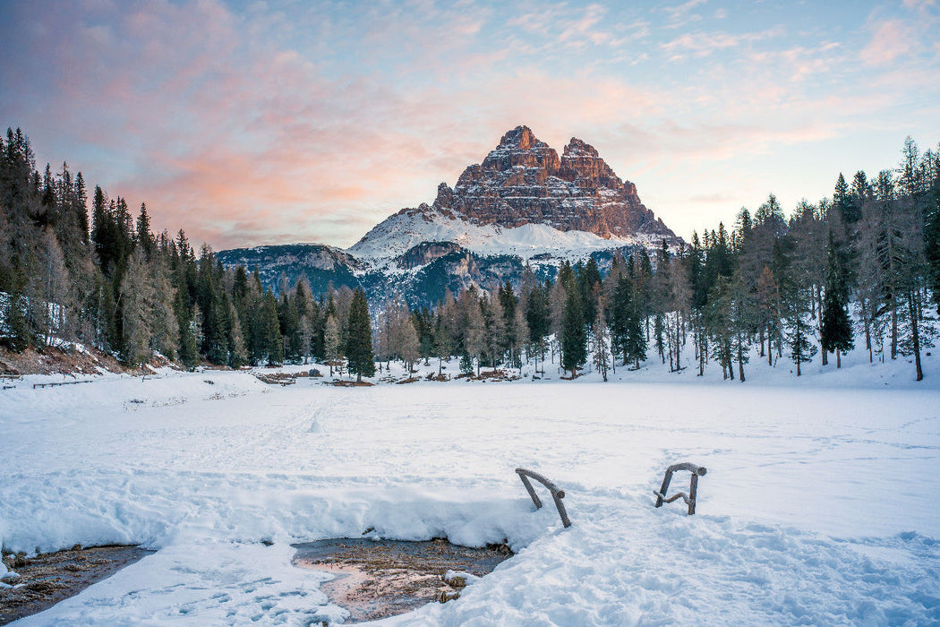 Premium Textil-Leinwand Lago Antorno und Drei Zinnen bei Sonnenaufgang