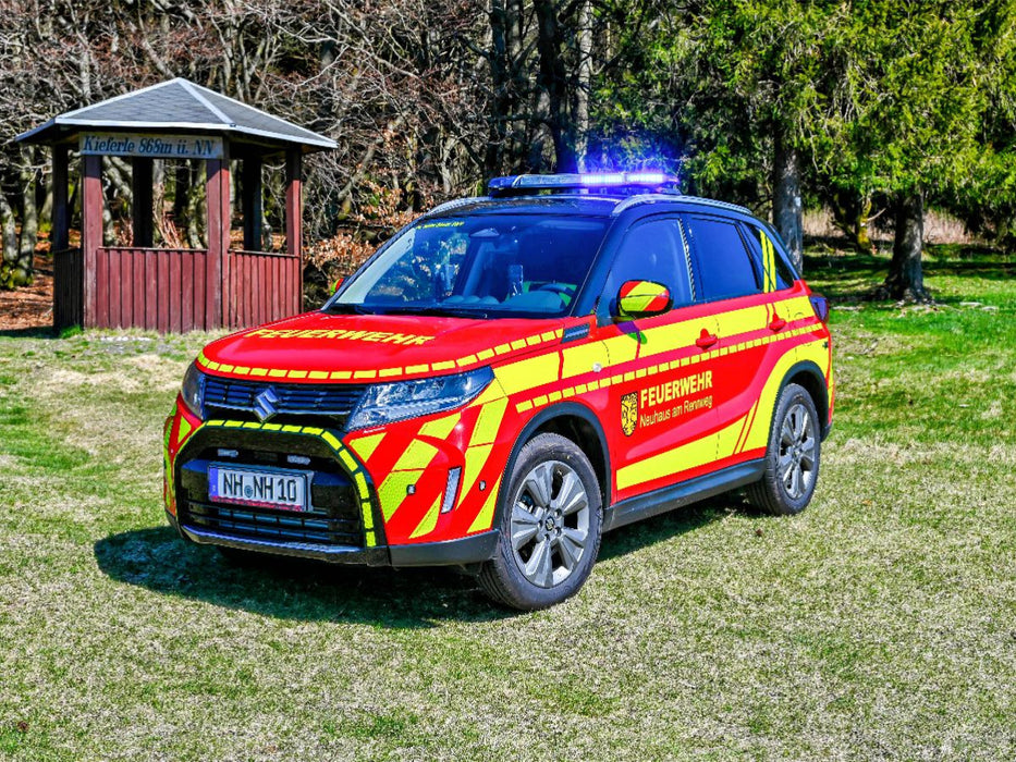 KdoW / Suzuki Vitara / Feuerwehr Neuhaus am Rennweg - CALVENDO Foto-Puzzle'