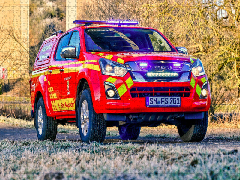 VRW / Isuzu D Max 1.9 4WD / Feuerwehr Schwarza - CALVENDO Foto-Puzzle'