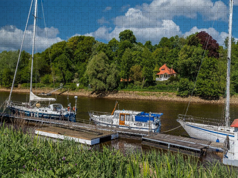 Sportboote am Lesumufer in St. Magnus - CALVENDO Foto-Puzzle'