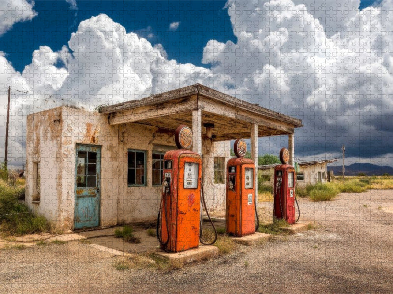 Nostalgische Tankstelle - CALVENDO Foto-Puzzle'
