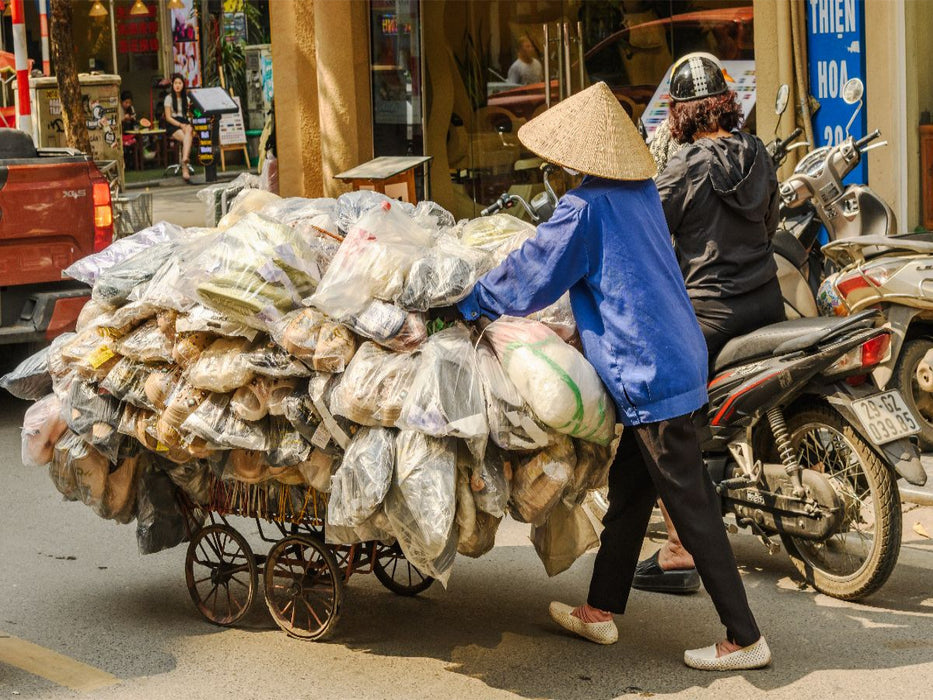 fahrender Schuhverkäufer in Hanoi - CALVENDO Foto-Puzzle'