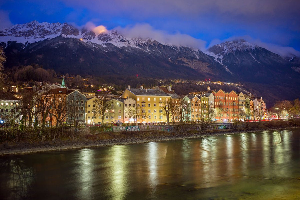 Premium Textil-Leinwand Innsbruck - Nächtlicher Blick über den Inn zur Nordkette