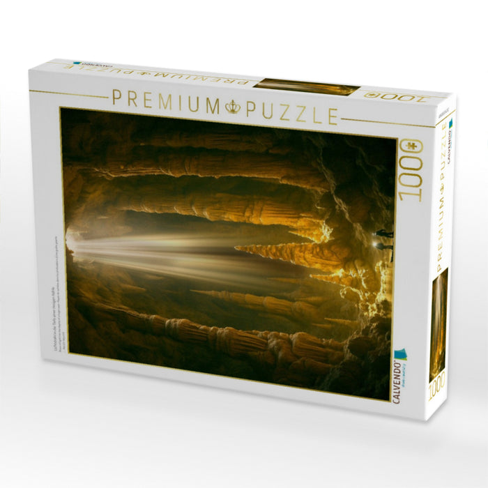 Lichtstrahl in die Tiefe einer riesigen Höhle - CALVENDO Foto-Puzzle'