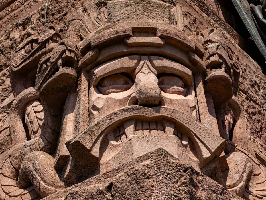 Knurrenden Sandstein Kopfmaske mit Schlangen - CALVENDO Foto-Puzzle'