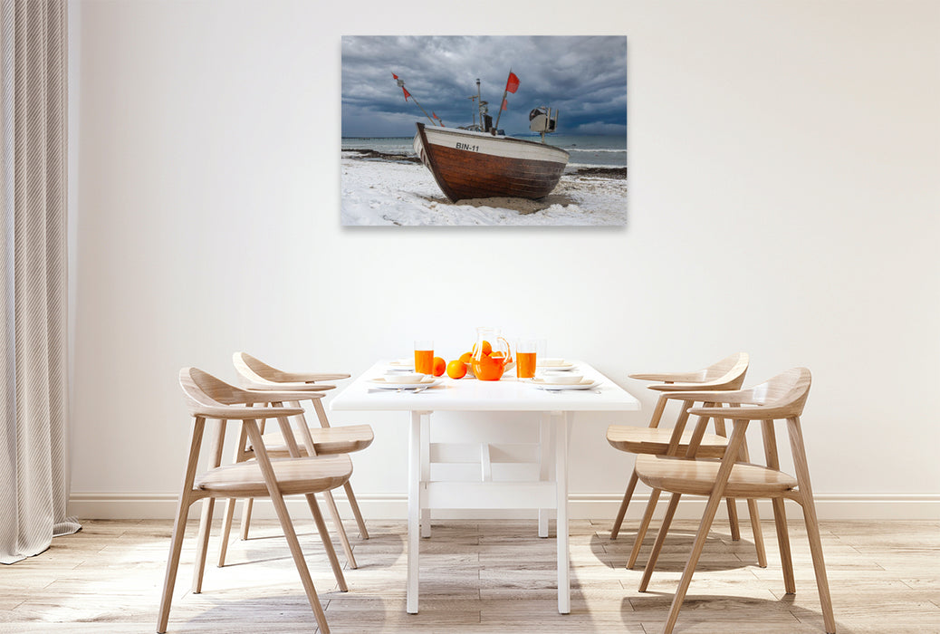 Premium Textil-Leinwand Fischerboot in Binz