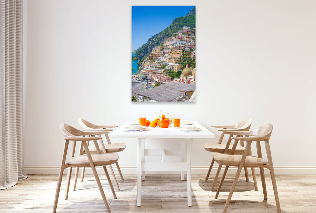 Premium Textil-Leinwand Positano vor der beeindruckenden Bergkulisse