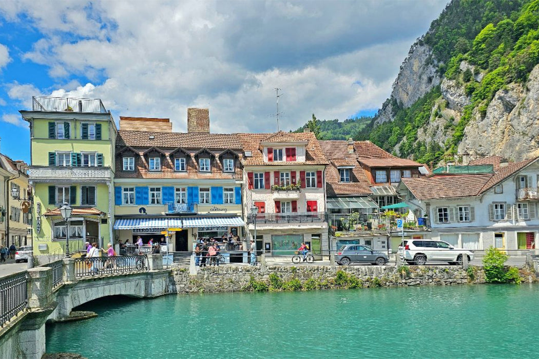 Premium Textil-Leinwand Interlaken Altstadt
