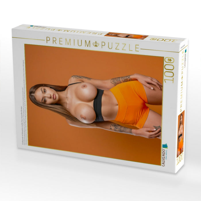 Erotikpuzzle mit tätowierter nackter Frau mit großen Brüsten - CALVENDO Foto-Puzzle'