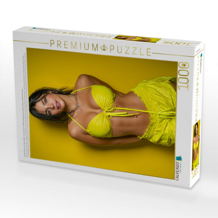 Erotik-Puzzle mit Lola in Gelb - ein sexy Girl im Bikini bringt Sonnenschein, Style und Sommerlaune - CALVENDO Foto-Puzzle'