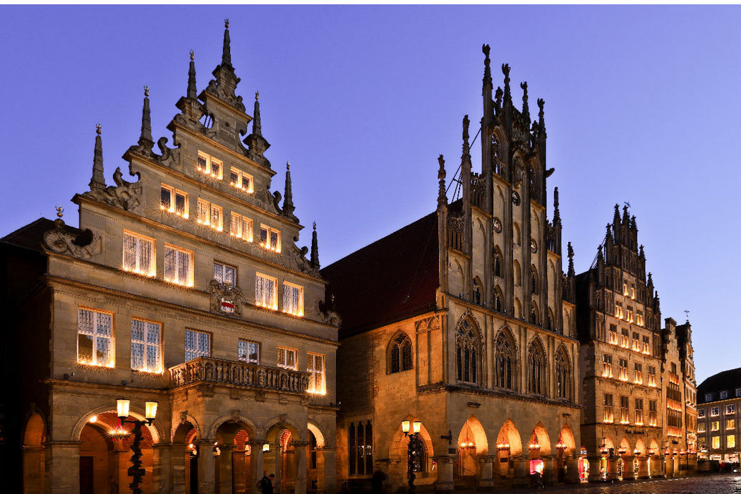 Premium Textil-Leinwand Das Rathaus in Münster zur blauen Stunde