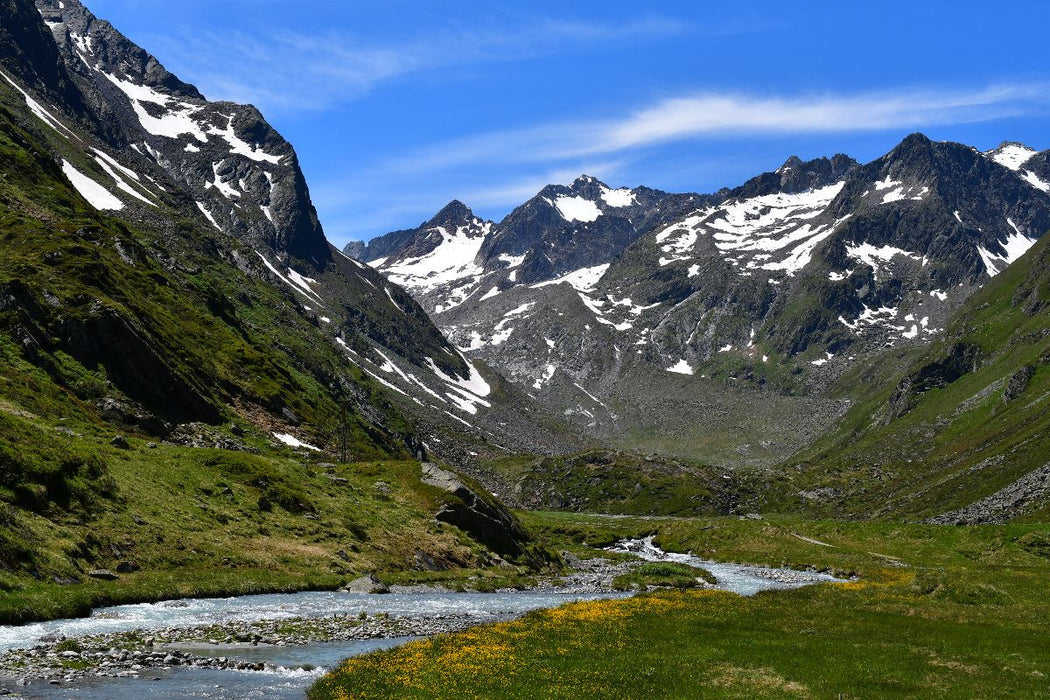 Premium Textil-Leinwand Schöne Landschaft mit Bergen oberhalb der Franz-Senn-Hütte im Stubaital