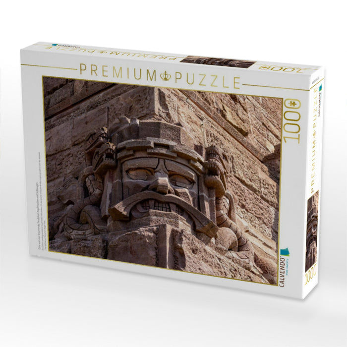 Eine von vier knurrende Sandstein Kopfmasken mit Schlangen - CALVENDO Foto-Puzzle'