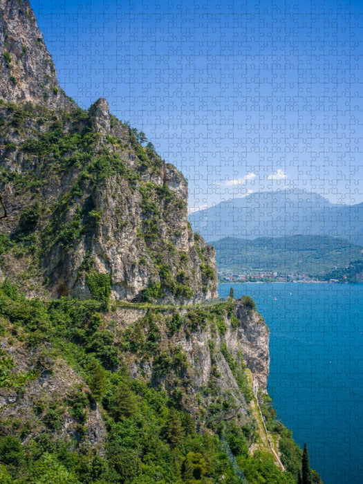 Blick auf die Ponalestraße und Riva del Garda - CALVENDO Foto-Puzzle'