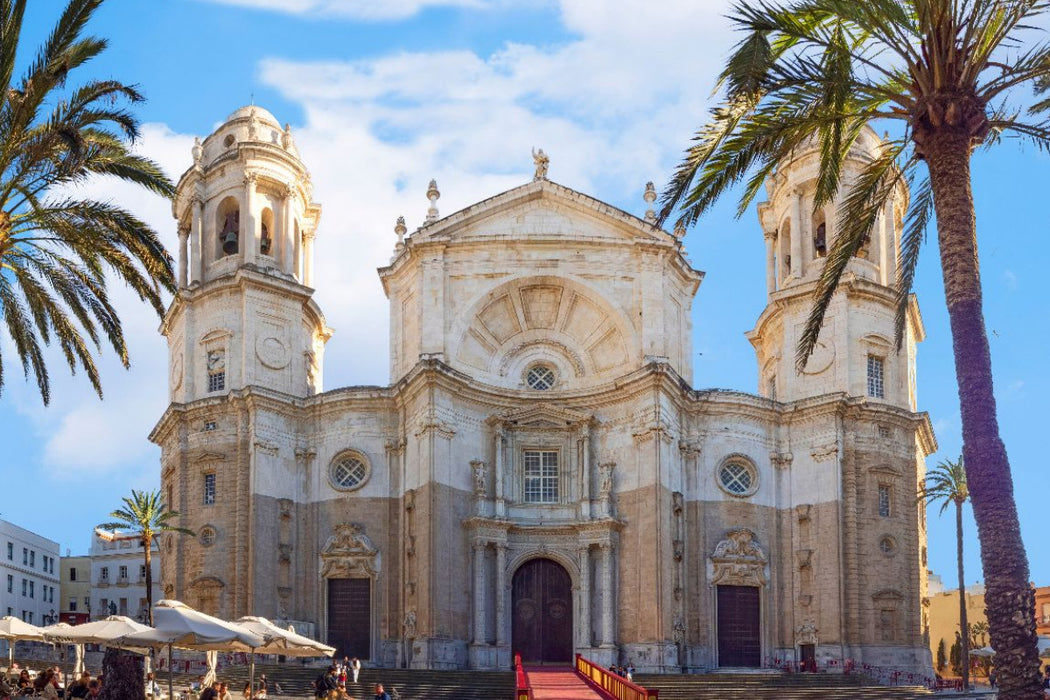 Premium Textil-Leinwand Die berühmte Kathedrale zum heiligen Kreuze über dem Meer